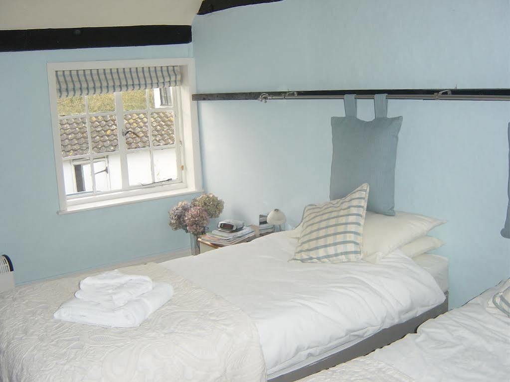 The White House Bed & Breakfast Takeley Екстериор снимка