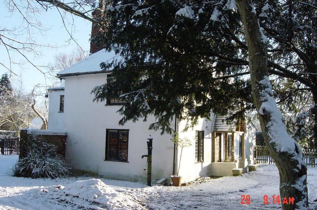 The White House Bed & Breakfast Takeley Екстериор снимка