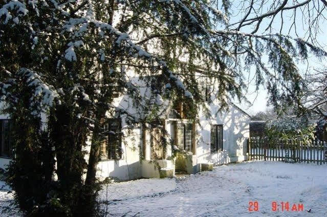 The White House Bed & Breakfast Takeley Екстериор снимка